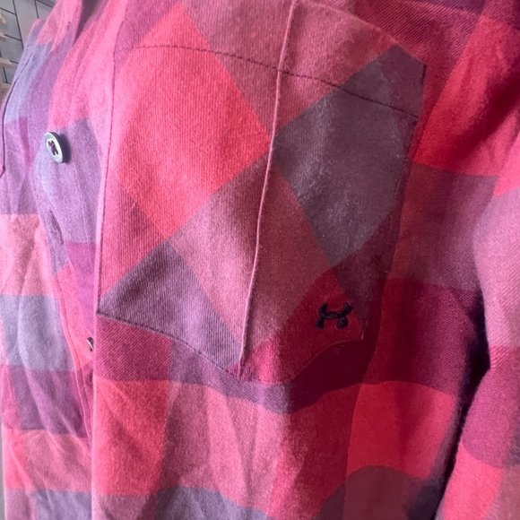 Under Armour Shirt - Picture 6 of 7